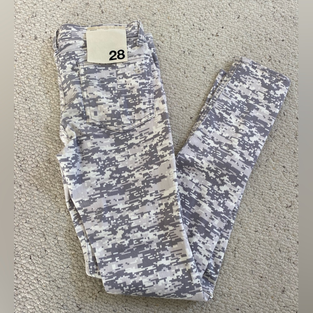 Brand new Rag & Bone gray camo skinny jeans (size: 28, NWT)